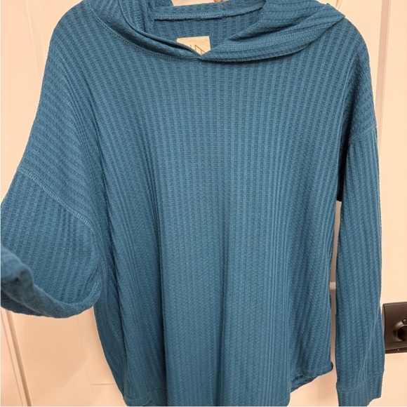 NWT Chaser waffle weave knot long sleeve hooded pull over. Size xl - Picture 2 of 5